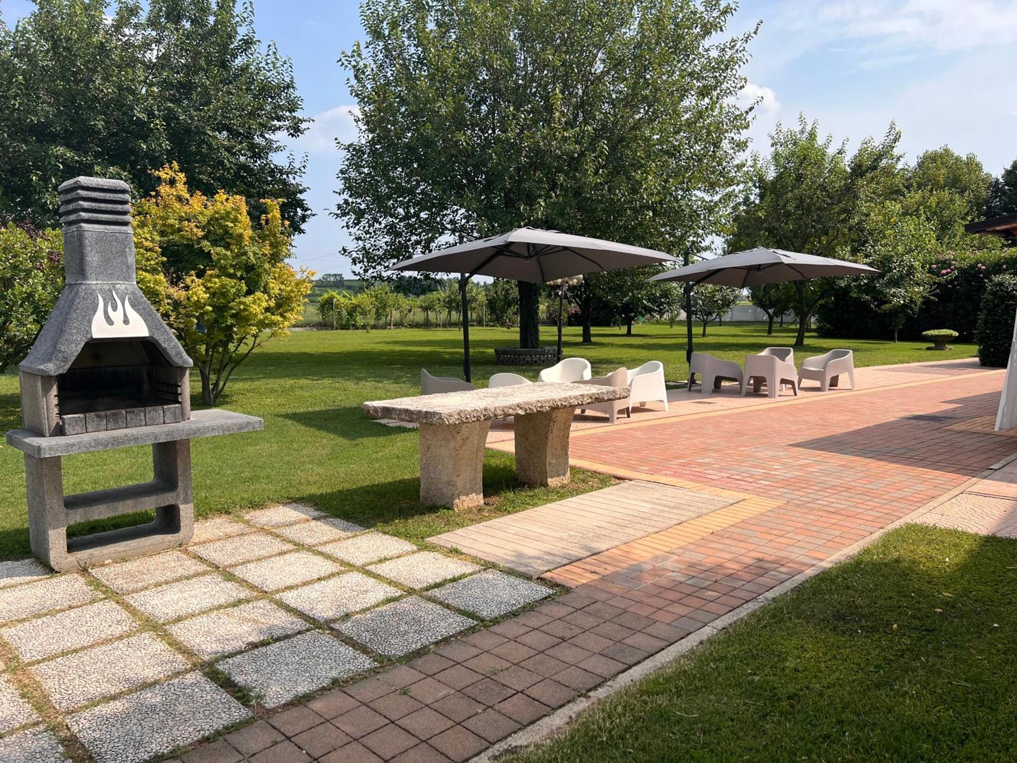 Appartamento "Casa Vacanze Corte Ara Decima" Sona Exterior photo
